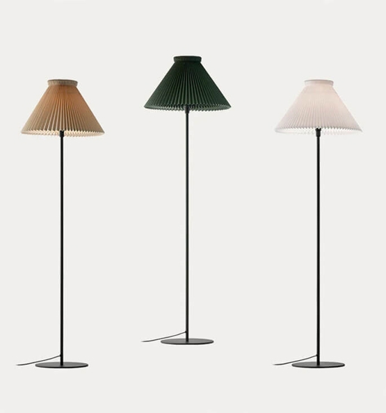 334h Gulvlampe Sort Papir Moss Green
